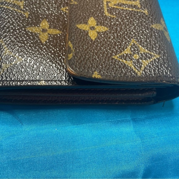 Louis Vuitton Brown and Gold Monogram Clutch Wallet Very Good Condition Unisex - Picture 7 of 16